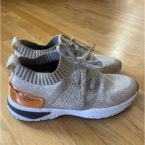 Womens Bloch Alcyone sneaker size 8